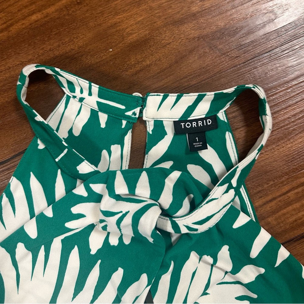 Torrid Green and White Leaf Print Kids Dress - Picture 2 of 2